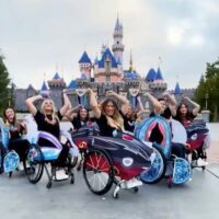Disney amplia portfólio de fantasias para cadeirantes